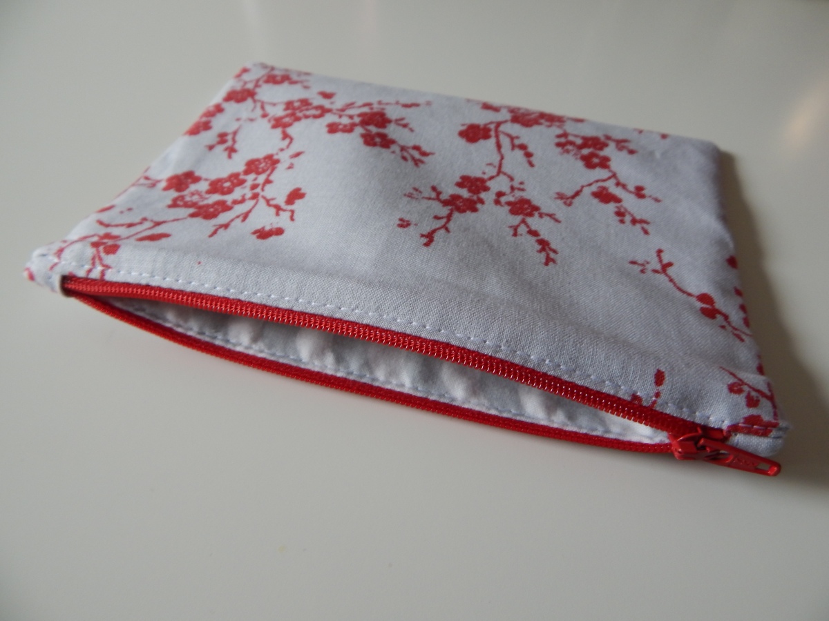 Learn to sew: Free Easy Zippered Pouch tutorial – ====Cloudsplitter Bags====